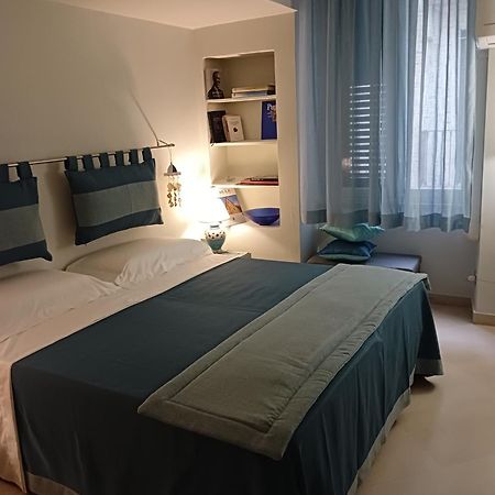 Palazzo Vaaz Apartment โมลา ดิ บารี ภายนอก รูปภาพ