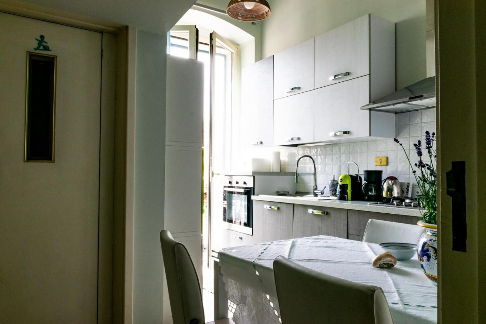 Palazzo Vaaz Apartment โมลา ดิ บารี ภายนอก รูปภาพ