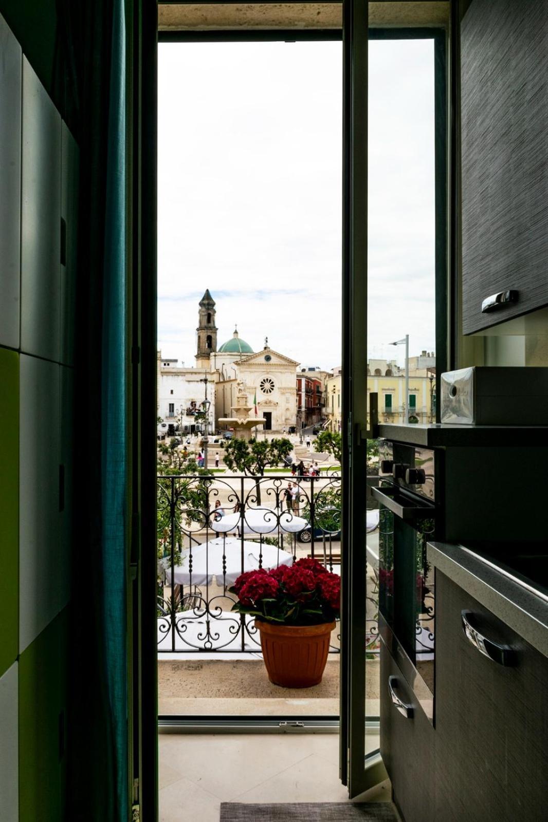 Palazzo Vaaz Apartment โมลา ดิ บารี ภายนอก รูปภาพ